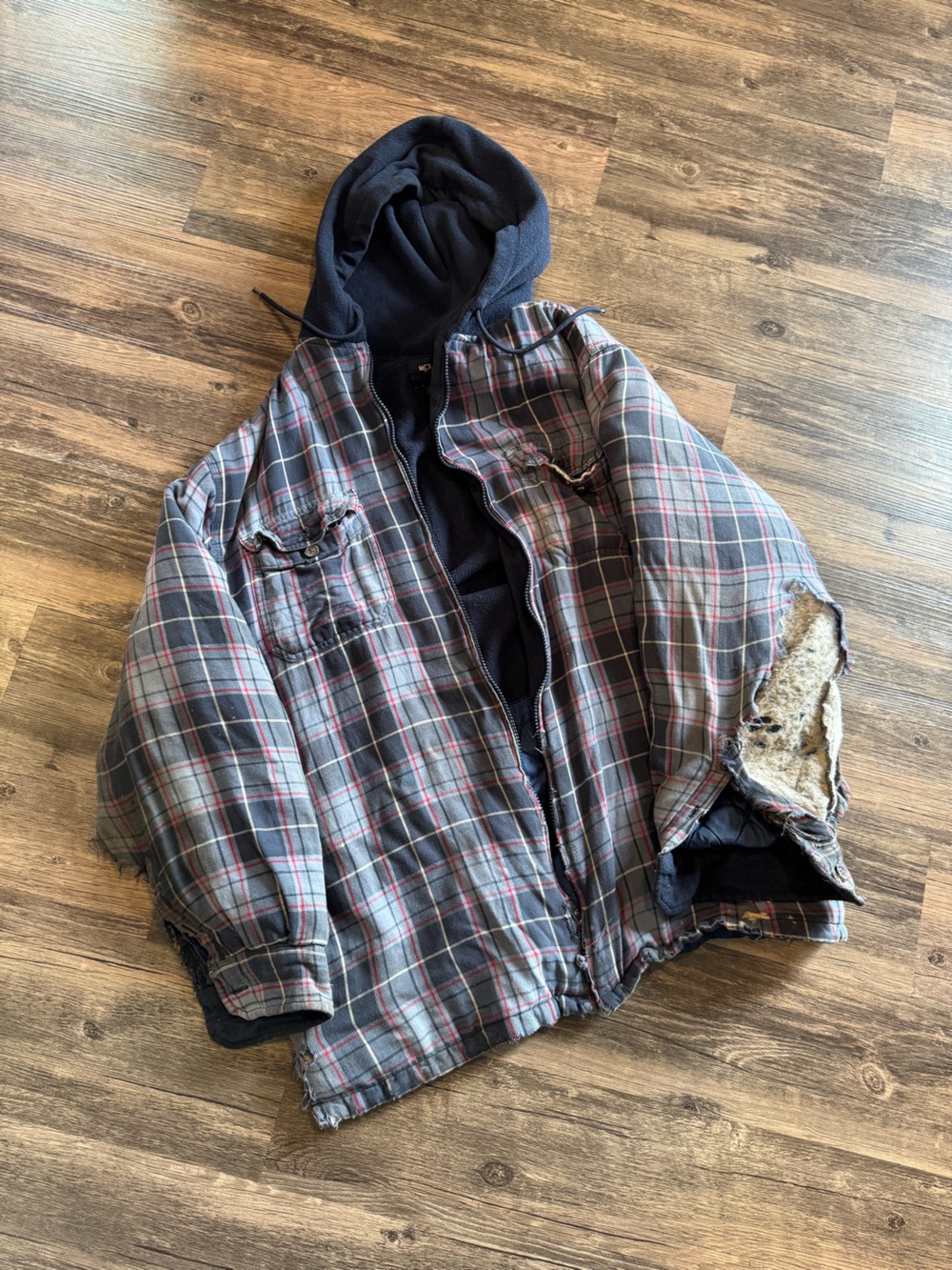 Puritan Vintage Thrashed  Blue Plaid Flannel Jacket Doesn’t Zip Size L